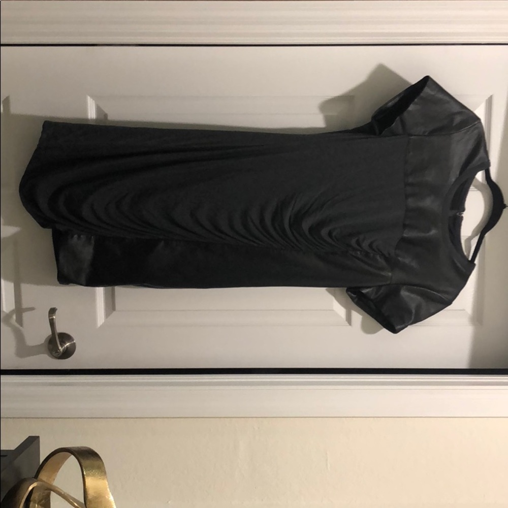 Laundry by Shelli Segal dress